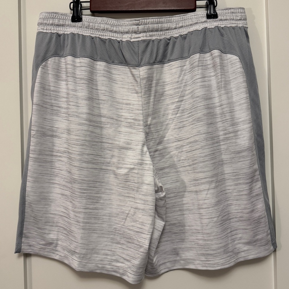 Under Armour Men's MK1 Twist athletic shorts XL Gray - Picture 4 of 6